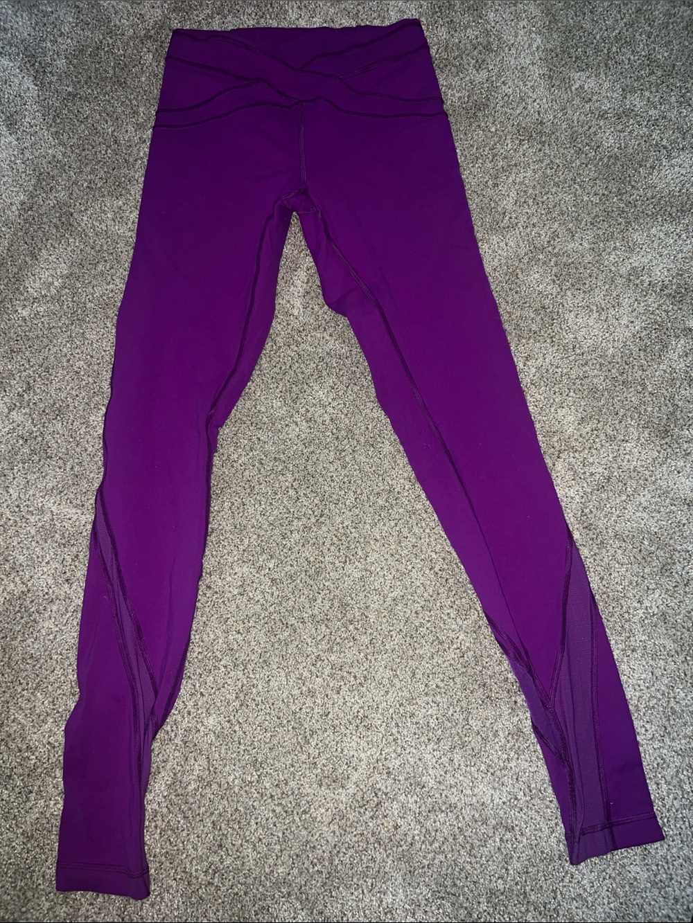 LuluLemon Free Flow Leggings - fuschia/ Purple